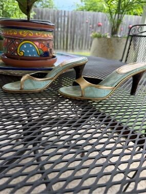 Gucci Open-Toe Heeled Mules in Teal and Gold Trim